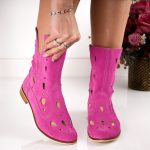 Ghete Belle Fuchsia cu detalii perforate din piele naturala intoarsa