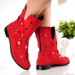 Ghete Belle RED cu detalii perforate din piele naturala
