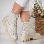 Bocanci Blue Bloom cu detaliu floral din piele naturala