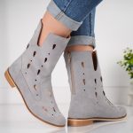 Ghete Devon cu model perforat din piele naturala intoarsa