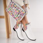 Ghete Floral Babe cu detalii perforate din piele naturala - imagine 2