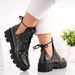 Bocanci de piele Dark cu detalii perforate