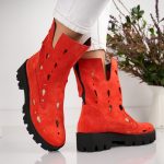 Ghete Rossa cu detalii perforate din piele naturala intoarsa