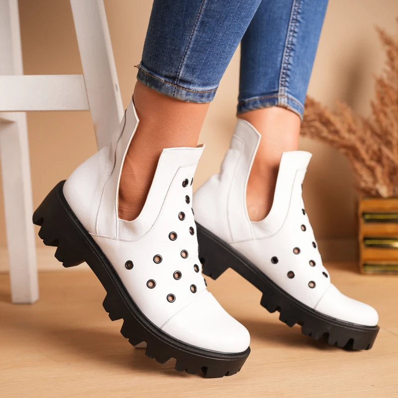 Ghete primăvară piele naturală Black Dots 1 Ghete primăvară piele naturală Black Dots 1